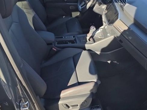 Certified 2025 Audi Q3 2.0T Premium Plus w/ Premium Plus Package image 5