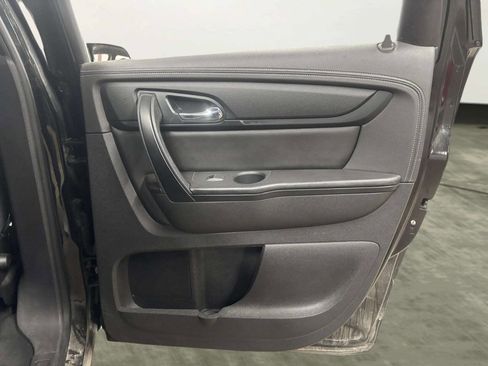 Used 2016 Chevrolet Traverse LT image 18
