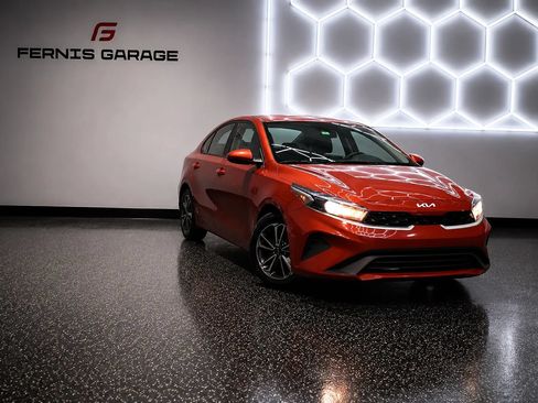 Used 2022 Kia Forte LXS FWD image 1