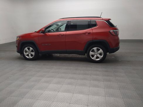 Used 2018 Jeep Compass Latitude w/ Popular Equipment Group FWD image 3