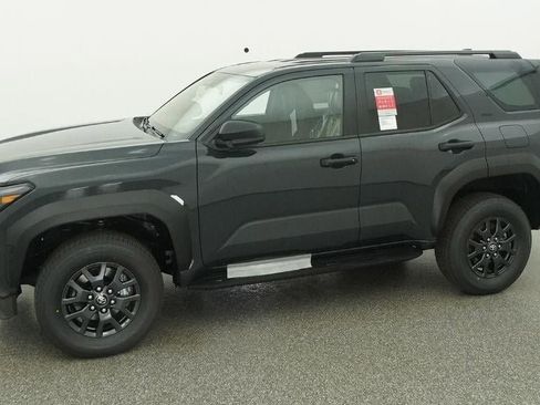New 2026 Toyota 4Runner SR5 AWD/4WD image 2