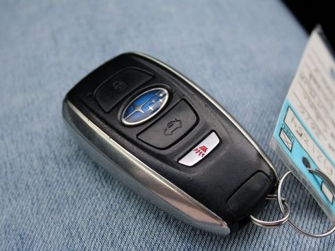 Used 2020 Subaru Outback Limited image 25