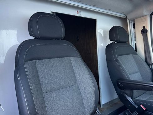 Used 2015 RAM ProMaster 2500 w/ Interior Convenience Group image 16
