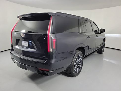 Used 2023 Cadillac Escalade ESV Sport Platinum w/ Heavy-Duty Trailer Package image 4