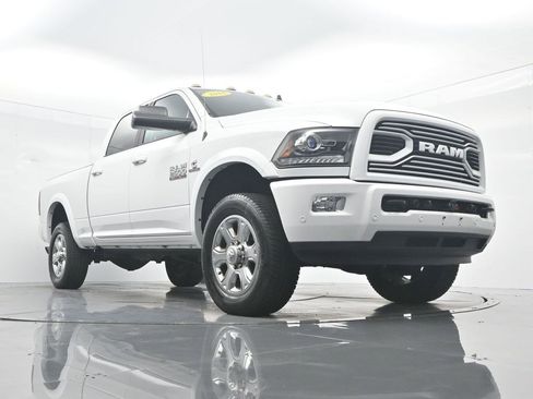 Used 2018 RAM 2500 Laramie w/ Sport Appearance Group AWD/4WD image 28