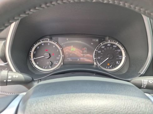 Used 2023 Toyota Highlander XLE AWD/4WD image 24
