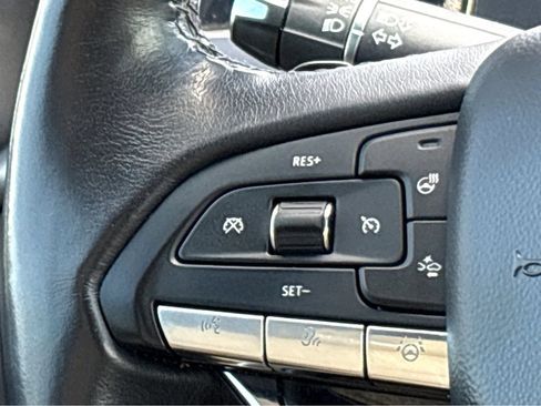 Used 2024 Cadillac Escalade ESV Premium Luxury RWD image 14