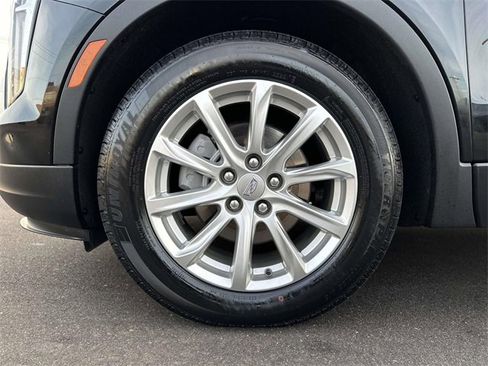 Certified 2023 Cadillac XT4 Luxury w/ Cold Weather Package image 11