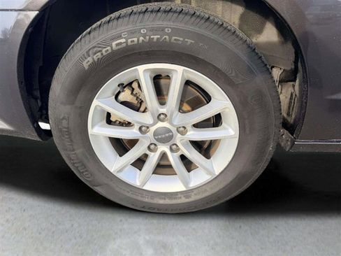 Used 2019 Dodge Grand Caravan SXT image 15