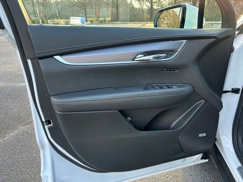 Used 2025 Cadillac XT6 Luxury image 57