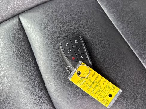 Used 2022 Chevrolet Suburban Z71 w/ Z71 Off-Road Package image 36