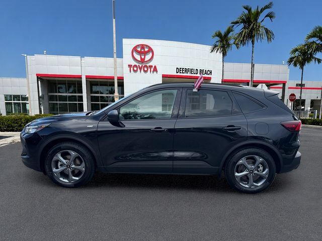Used 2025 Ford Escape ST-Line FWD image 4