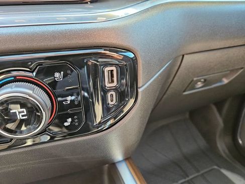 Used 2024 Chevrolet Silverado 1500 High Country w/ High Country Premium Package AWD/4WD image 38