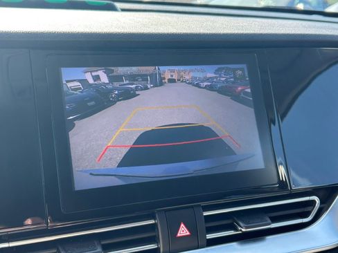 Used 2022 Kia Niro EX FWD image 29