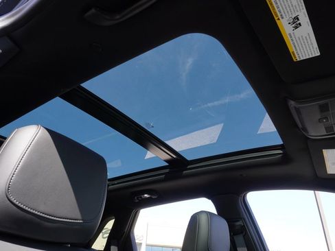 New 2026 Cadillac XT5 Sportv image 13