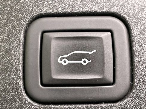 Used 2023 Buick Envision Avenir AWD/4WD image 18