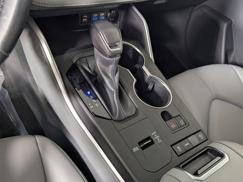 Used 2022 Toyota Highlander XLE image 22