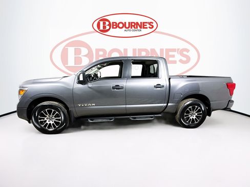 Used 2024 Nissan Titan SV w/ SV Convenience Package image 6