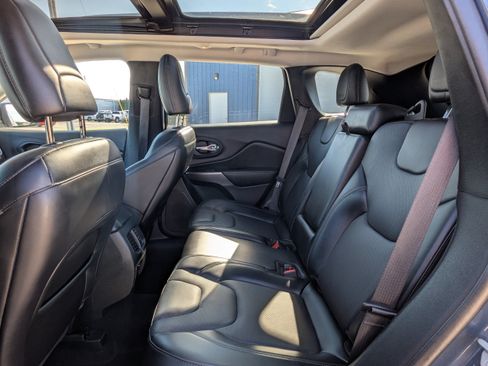 Used 2021 Jeep Cherokee Limited AWD/4WD image 11