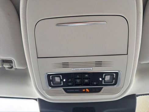 Certified 2025 Lincoln Navigator L Reserve image 31