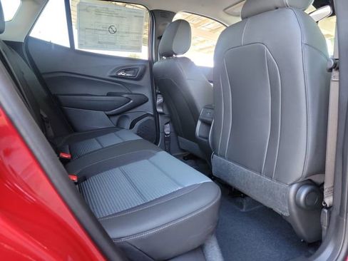 New 2026 Chevrolet Trax LT w/ LPO, Blackout Package image 18