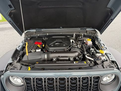 Certified 2024 Jeep Wrangler Unlimited Sport AWD/4WD image 21