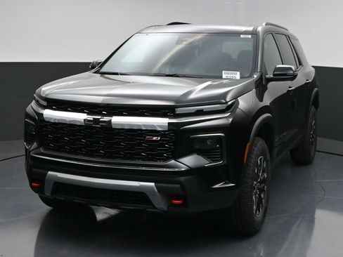 New 2026 Chevrolet Traverse Z71 w/ Enhanced Driving Package AWD/4WD image 3
