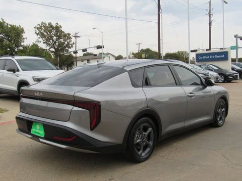 Used 2025 Kia K4 LXS image 6
