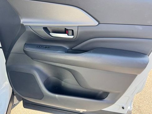 Used 2024 Toyota Grand Highlander FWD image 8