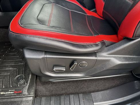 Used 2018 Ford F150 Lariat w/ Equipment Group 502A Luxury AWD/4WD image 12