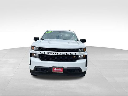 Used 2019 Chevrolet Silverado 1500 Custom w/ Custom Value Package AWD/4WD image 2