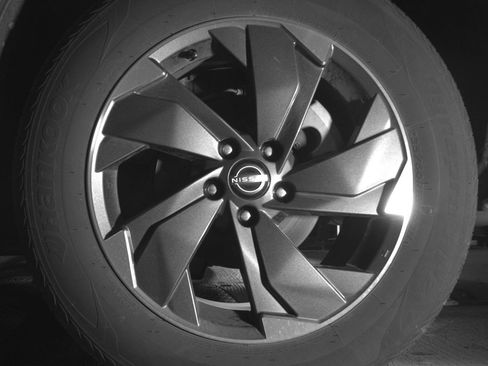 Used 2025 Nissan Rogue SV image 14