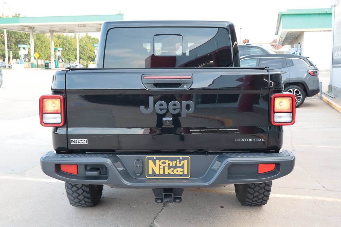 Used 2025 Jeep Gladiator Sport AWD/4WD image 13