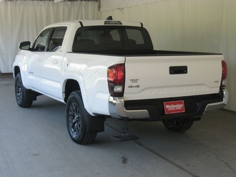 Used 2022 Toyota Tacoma SR5 image 24