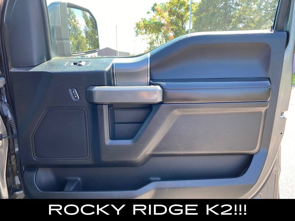 Used 2016 Ford F150 XLT w/ Equipment Group 302A Luxury AWD/4WD image 9