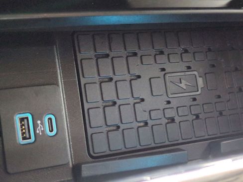 Used 2023 Ford Expedition Max XLT image 30