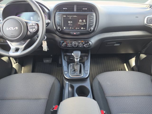 Used 2025 Kia Soul LX FWD image 24