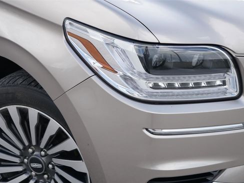 Used 2019 Lincoln Navigator L Reserve AWD/4WD image 3