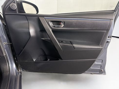 Used 2016 Toyota Corolla S FWD image 31