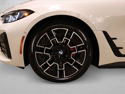 Used 2026 BMW i4 xDrive40i w/ M Sport Package AWD/4WD image 10