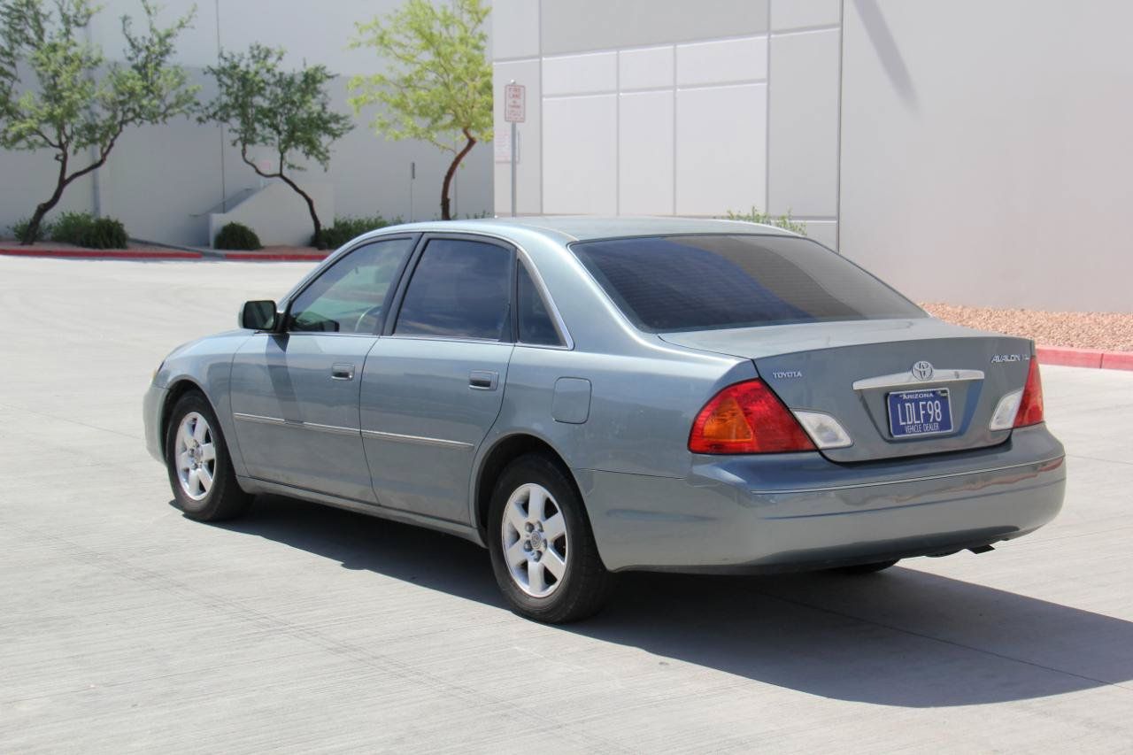 Used 2000 Toyota Avalon XL FWD image 7