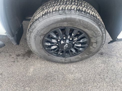 Used 2024 Chevrolet Silverado 2500 LT w/ Z71 Sport Edition image 26