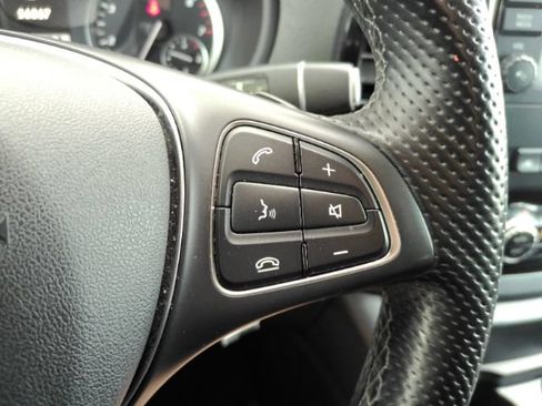 Used 2023 Mercedes-Benz Metris Passenger image 37