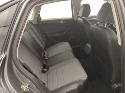Used 2025 Volkswagen Jetta SE FWD image 19