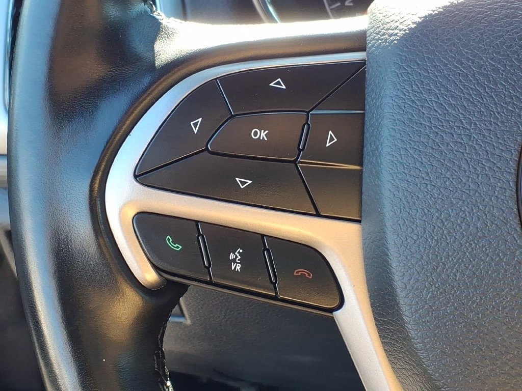 Used 2021 Jeep Grand Cherokee Laredo AWD/4WD image 12