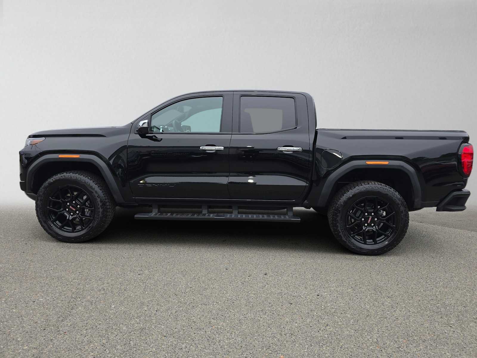 Used 2025 GMC Canyon Denali w/ LPO, Denali Black Edition AWD/4WD image 6