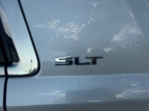 Used 2017 GMC Yukon SLT w/ Premium Edition RWD image 29