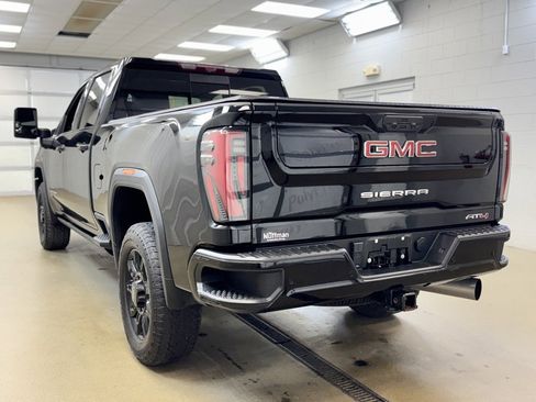 Used 2024 GMC Sierra 2500 AT4 w/ AT4 Premium Plus Package image 8