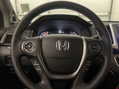 Used 2017 Honda Ridgeline Sport image 5