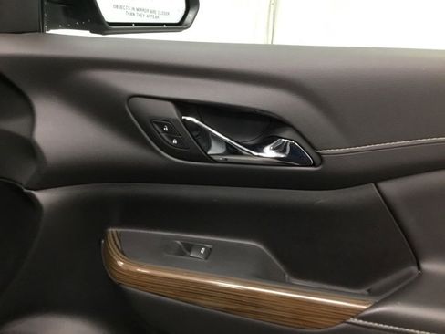 Used 2023 GMC Acadia SLE w/ Driver Convenience Package image 25